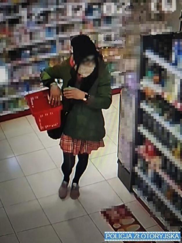[VIDEO] Poszukiwany, poszukiwana znowu w akcji. Przebrany za kobietę kradł wibratory i kosmetyki